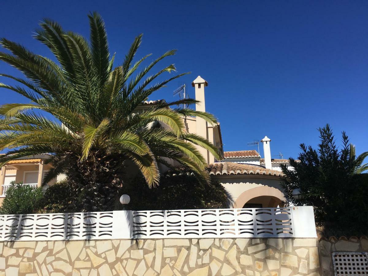 Frente Al Mar - Velazquez Villa Олива Екстериор снимка