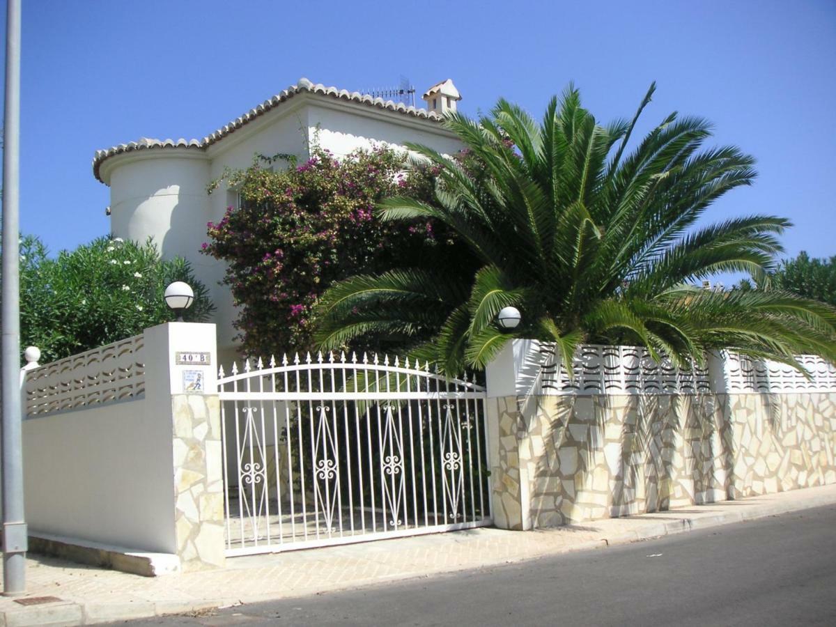 Frente Al Mar - Velazquez Villa Олива Екстериор снимка